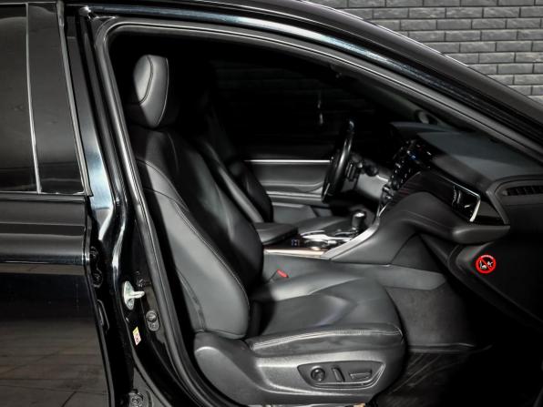 Toyota Camry VIII (XV70) с пробегом 2018 года, цена 2 760 000 рублей, 96261 км, седан, Автокод Объявления