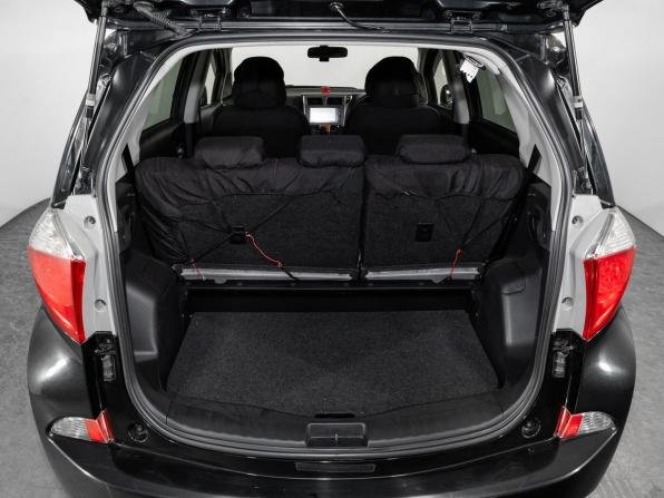Toyota Ractis II с пробегом 2013 года, цена 975 000 рублей, 178387 км, хэтчбек, Автокод Объявления