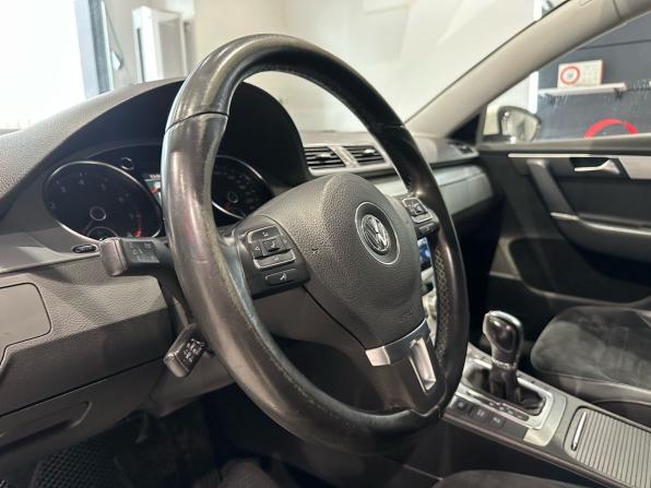 Volkswagen Passat B7 с пробегом 2012 года, цена 810 000 рублей, 288260 км, седан, Автокод Объявления