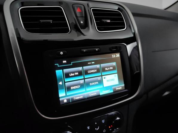 Renault Sandero II Рестайлинг с пробегом 2018 года, цена 935 000 рублей, 156000 км, хэтчбек, Автокод Объявления