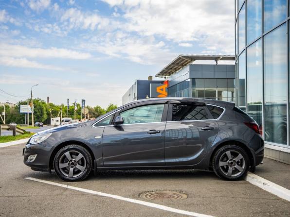 Opel Astra J с пробегом 2011 года, цена 815 000 рублей, 209537 км, хэтчбек, Автокод Объявления