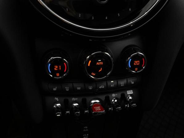Mini Hatch III (F55/F56) Рестайлинг 2 с пробегом 2022 года, цена 3 890 000 рублей, 17160 км, хэтчбек, Автокод Объявления