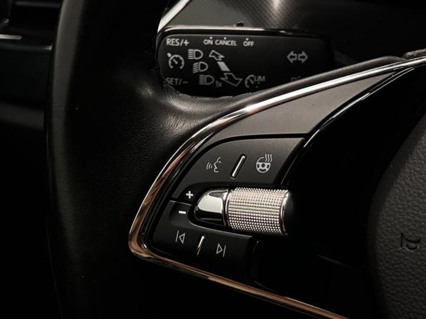 Skoda Rapid II с пробегом 2021 года, цена 1 445 000 рублей, 130266 км, лифтбек, Автокод Объявления