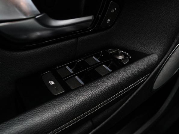 Land Rover Range Rover Evoque I Рестайлинг с пробегом 2017 года, цена 2 500 000 рублей, 131561 км, внедорожник, Автокод Объявления