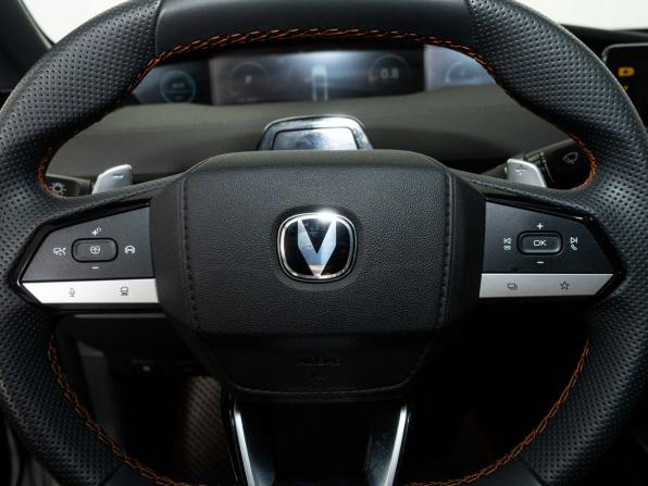 Changan UNI-V I с пробегом 2024 года, цена 2 330 000 рублей, 54057 км, лифтбек, Автокод Объявления