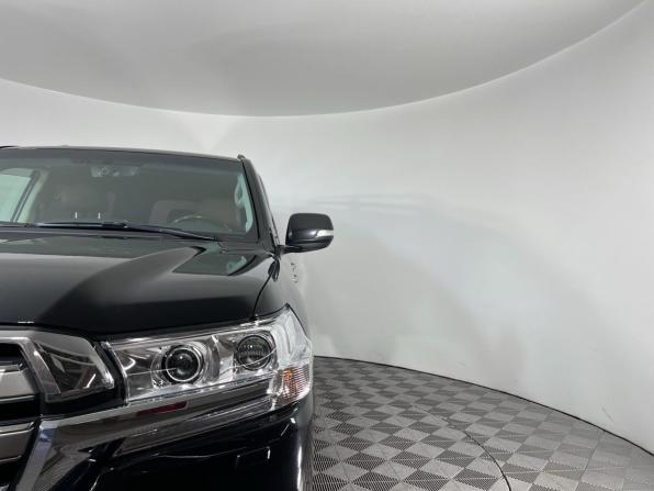 Toyota Land Cruiser 200 Series Рестайлинг 2 с пробегом 2018 года, цена 6 677 000 рублей, 136000 км, внедорожник, Автокод Объявления