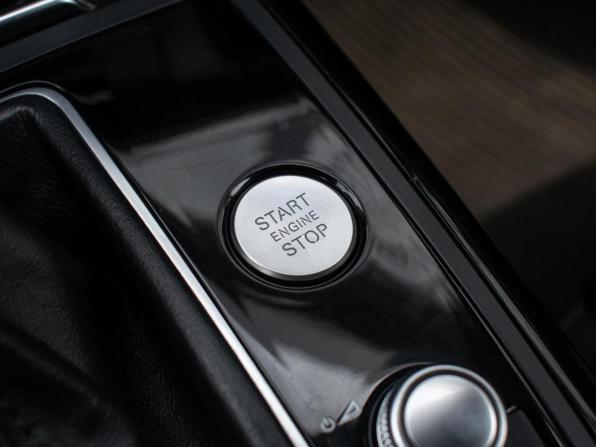 Audi A6 allroad III (C7) Рестайлинг с пробегом 2017 года, цена 2 875 030 рублей, 164293 км, универсал, Автокод Объявления