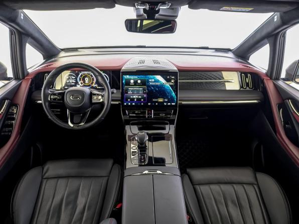 GAC M8 с пробегом 2024 года, цена 4 195 000 рублей, 60681 км, минивэн, Автокод Объявления