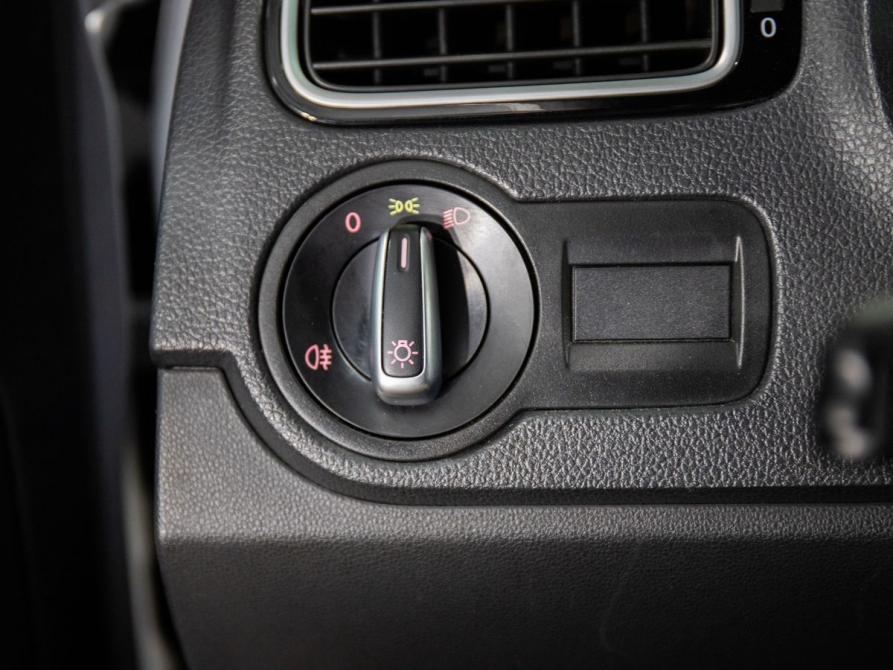 Volkswagen Polo V Рестайлинг Иркутск  - изображение 17