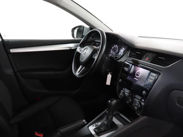 Skoda Octavia III (A7) Рестайлинг с пробегом 2018 года, цена 2 174 000 рублей, 84700 км, лифтбек, Автокод Объявления
