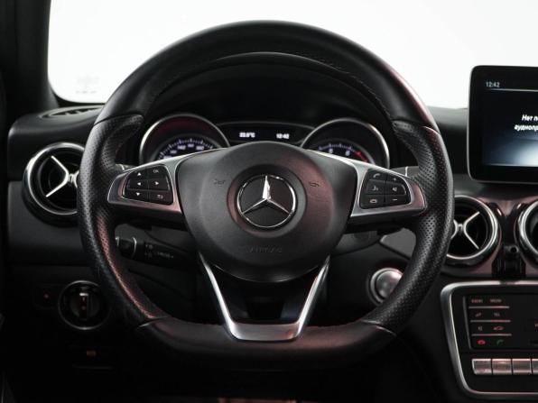 Mercedes-Benz GLA I (X156) Рестайлинг с пробегом 2017 года, цена 2 429 050 рублей, 130018 км, внедорожник, Автокод Объявления