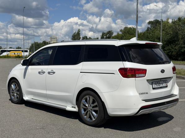 Kia Carnival III с пробегом 2015 года, цена 2 100 000 рублей, 243977 км, минивэн, Автокод Объявления