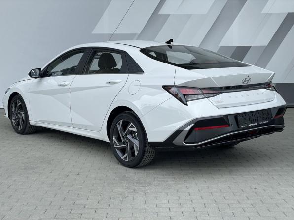 Hyundai Elantra VII (CN7) Рестайлинг с пробегом 2025 года, цена 2 820 000 рублей, 118 км, седан, Автокод Объявления