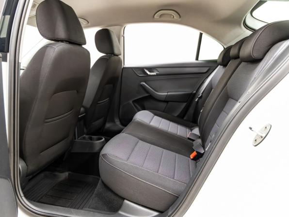 Skoda Rapid I с пробегом 2016 года, цена 1 328 000 рублей, 132476 км, лифтбек, Автокод Объявления