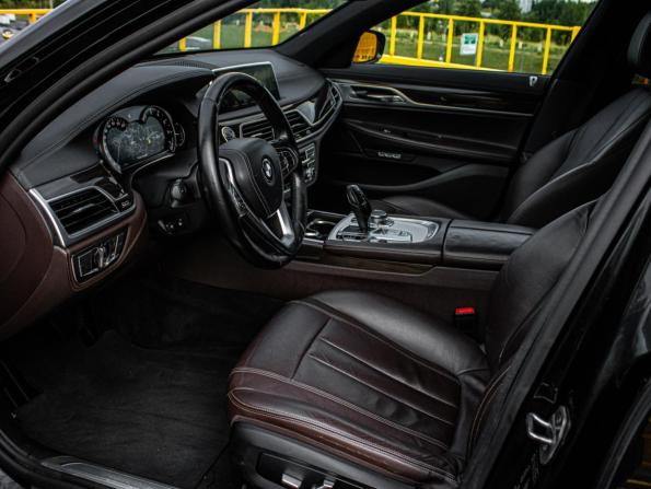 BMW 7 серии VI (G11/G12) с пробегом 2016 года, цена 2 449 000 рублей, 209364 км, седан, Автокод Объявления