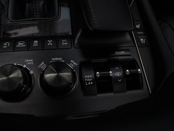 Lexus LX III Рестайлинг 2 с пробегом 2018 года, цена 10 990 000 рублей, 35821 км, внедорожник, Автокод Объявления