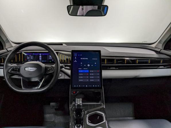 Geely Atlas II с пробегом 2024 года, цена 2 840 000 рублей, 50329 км, внедорожник, Автокод Объявления