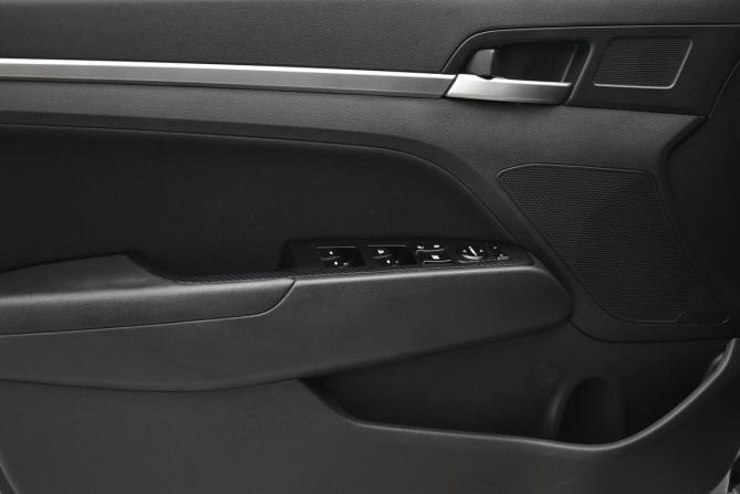 Hyundai Elantra VI (AD) Рестайлинг с пробегом 2019 года, цена 1 640 000 рублей, 105278 км, седан, Автокод Объявления