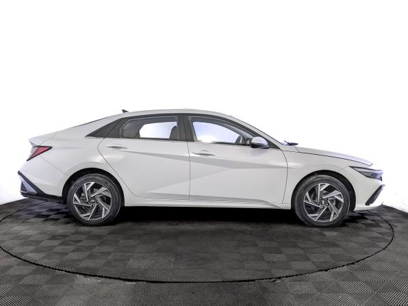 Hyundai Elantra VII (CN7) Рестайлинг с пробегом 2024 года, цена 2 140 000 рублей, 34821 км, седан, Автокод Объявления