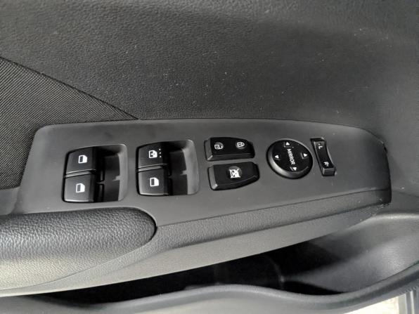 Hyundai Solaris II с пробегом 2019 года, цена 1 370 000 рублей, 89075 км, седан, Автокод Объявления