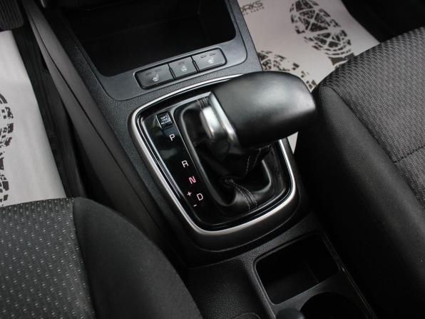 Kia Rio IV Рестайлинг с пробегом 2021 года, цена 1 550 400 рублей, 70850 км, седан, Автокод Объявления