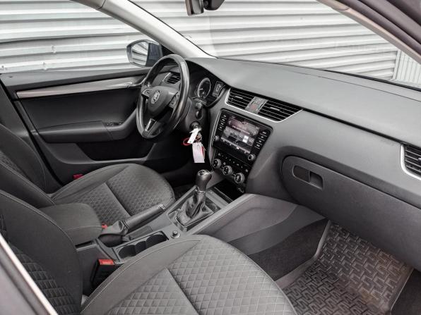 Skoda Octavia III (A7) Рестайлинг с пробегом 2017 года, цена 1 650 000 рублей, 133700 км, лифтбек, Автокод Объявления