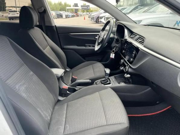 Kia Rio IV Рестайлинг с пробегом 2020 года, цена 1 550 000 рублей, 98457 км, хэтчбек, Автокод Объявления