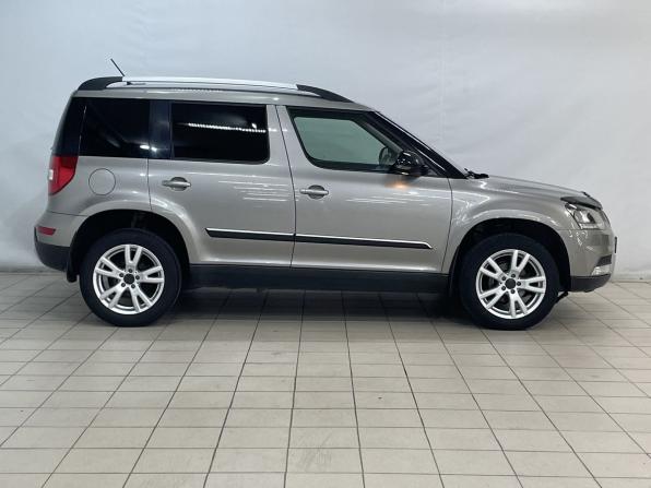 Skoda Yeti I Рестайлинг с пробегом 2016 года, цена 1 480 000 рублей, 125721 км, внедорожник, Автокод Объявления