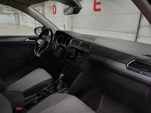 Volkswagen Tiguan II Рестайлинг с пробегом 2021 года, цена 3 050 000 рублей, 133637 км, внедорожник, Автокод Объявления