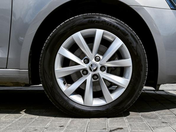 Skoda Octavia III (A7) Рестайлинг с пробегом 2019 года, цена 1 825 000 рублей, 115404 км, лифтбек, Автокод Объявления