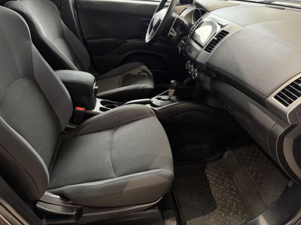 Mitsubishi Outlander II Рестайлинг с пробегом 2009 года, цена 940 000 рублей, 226254 км, внедорожник, Автокод Объявления