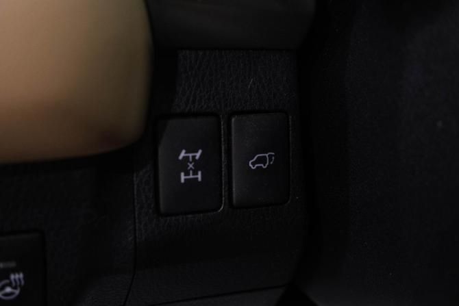 Toyota RAV4 IV (XA40) Рестайлинг с пробегом 2016 года, цена 2 999 000 рублей, 85400 км, внедорожник, Автокод Объявления
