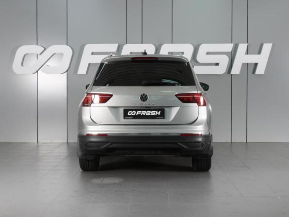 Volkswagen Tiguan II Рестайлинг с пробегом 2021 года, цена 2 969 000 рублей, 64819 км, внедорожник, Автокод Объявления