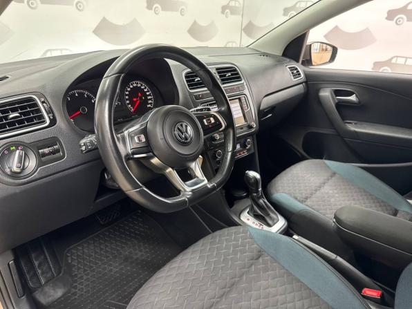 Volkswagen Polo V Рестайлинг с пробегом 2019 года, цена 1 190 000 рублей, 169096 км, седан, Автокод Объявления