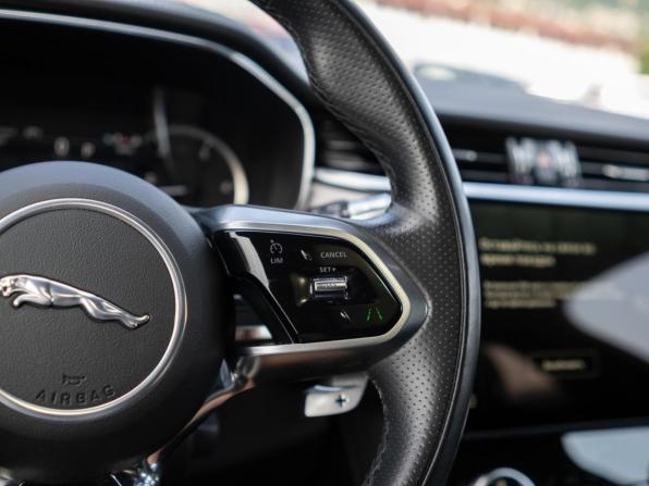 Jaguar F-Pace I Рестайлинг с пробегом 2022 года, цена 4 699 000 рублей, 83217 км, внедорожник, Автокод Объявления