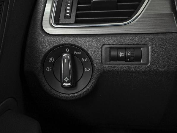 Skoda Rapid I Рестайлинг с пробегом 2018 года, цена 1 260 000 рублей, 206858 км, лифтбек, Автокод Объявления