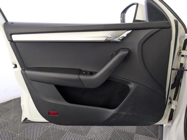 Skoda Octavia III (A7) Рестайлинг с пробегом 2020 года, цена 1 680 000 рублей, 133830 км, лифтбек, Автокод Объявления