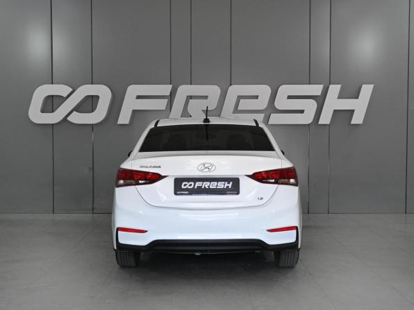Hyundai Solaris II с пробегом 2017 года, цена 1 329 000 рублей, 180579 км, седан, Автокод Объявления