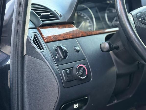Mercedes-Benz Viano I (W639) Рестайлинг с пробегом 2012 года, цена 2 390 000 рублей, 327844 км, минивэн, Автокод Объявления