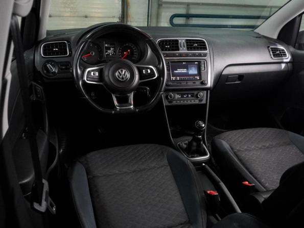Volkswagen Polo V Рестайлинг с пробегом 2019 года, цена 1 179 000 рублей, 146701 км, седан, Автокод Объявления
