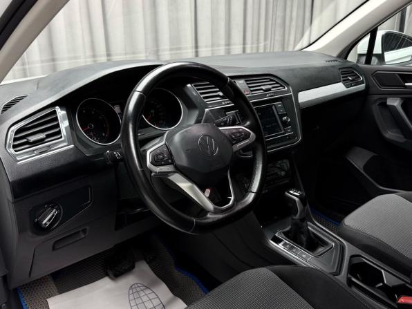 Volkswagen Tiguan II Рестайлинг с пробегом 2021 года, цена 2 349 000 рублей, 49622 км, внедорожник, Автокод Объявления