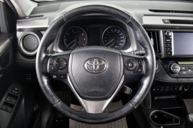 Toyota RAV4 IV (XA40) Рестайлинг с пробегом 2017 года, цена 2 799 000 рублей, 142562 км, внедорожник, Автокод Объявления