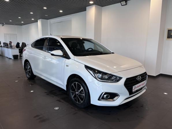 Hyundai Solaris II с пробегом 2017 года, цена 1 100 000 рублей, 196926 км, седан, Автокод Объявления