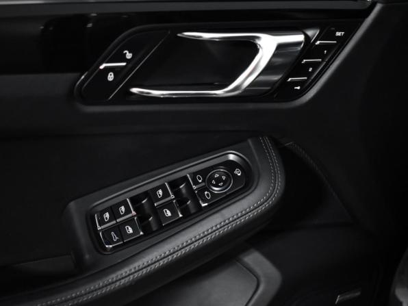Porsche Macan I с пробегом 2015 года, цена 2 630 000 рублей, 161263 км, внедорожник, Автокод Объявления