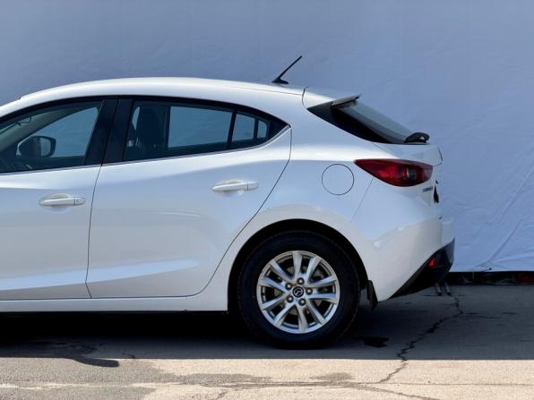 Mazda 3 III (BM) с пробегом 2014 года, цена 1 320 000 рублей, 137000 км, хэтчбек, Автокод Объявления