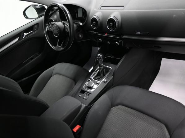 Audi A3 III (8V) Рестайлинг с пробегом 2019 года, цена 2 295 000 рублей, 63762 км, седан, Автокод Объявления