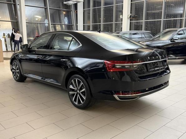 Новый Skoda Superb III Рестайлинг 2025 года, цена 2 799 000 рублей, лифтбек, Автокод Объявления