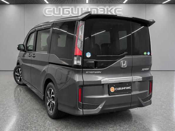 Honda Stepwgn V Рестайлинг с пробегом 2019 года, цена 2 149 000 рублей, 98500 км, минивэн, Автокод Объявления