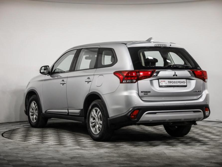 Mitsubishi Outlander III Рестайлинг 3 Санкт-Петербург  - изображение 8