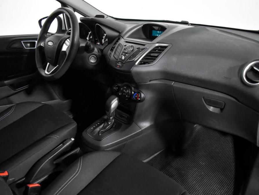 Ford Fiesta Mk6 Рестайлинг Санкт-Петербург  - изображение 13